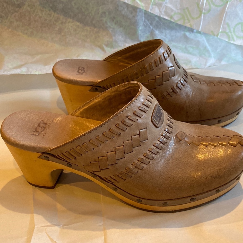 Ugh Clogs Size 7